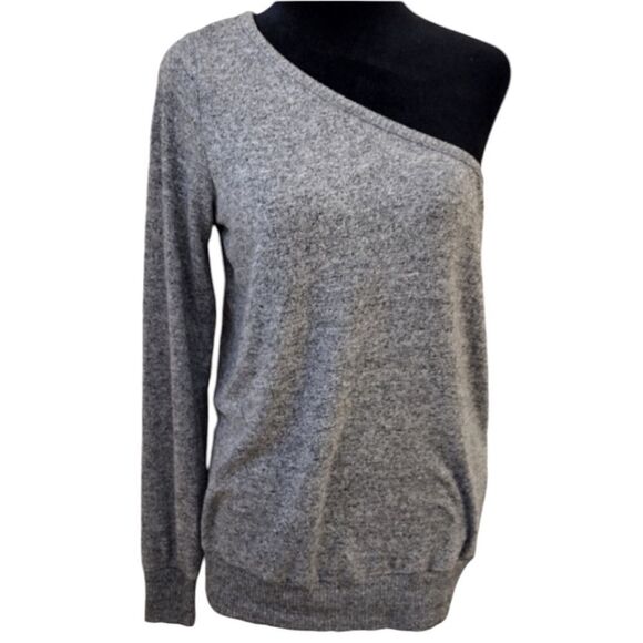 Abercrombie and Fitch one single sleeve one open sleeve gray top size small - Picture 1 of 4